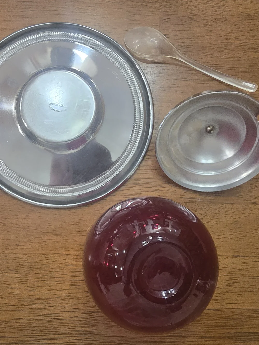 VTG Art Deco Chrome Red Bakelite Catalin Cocktail Shaker 6 Cups & Garnish Bowl